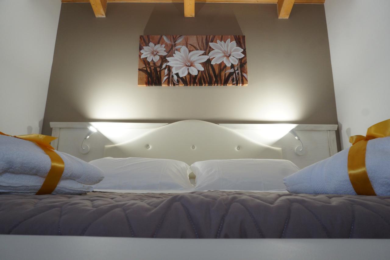 San Pietro Bed and Breakfast Mileto Exteriör bild