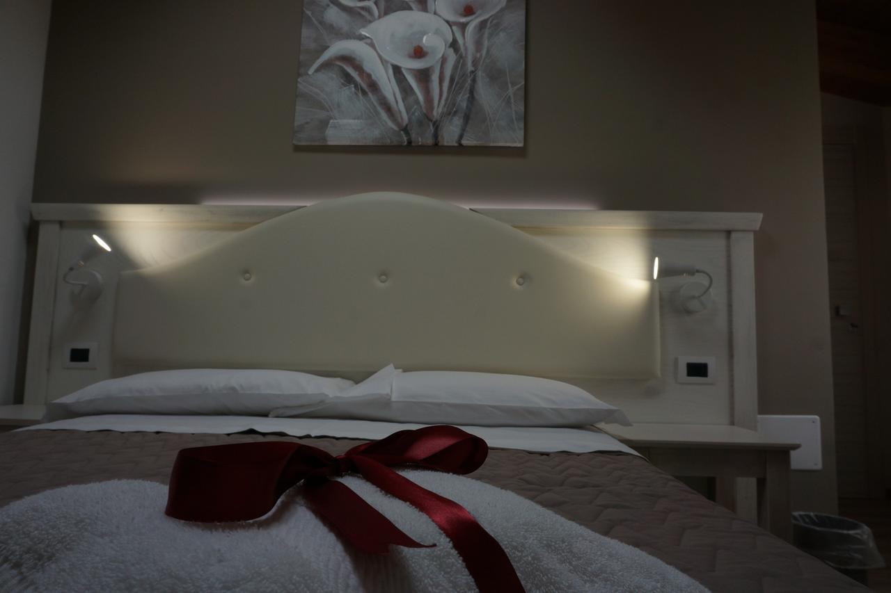San Pietro Bed and Breakfast Mileto Exteriör bild