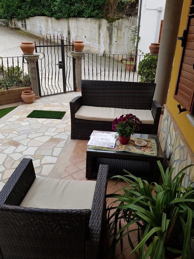 San Pietro Bed and Breakfast Mileto Exteriör bild