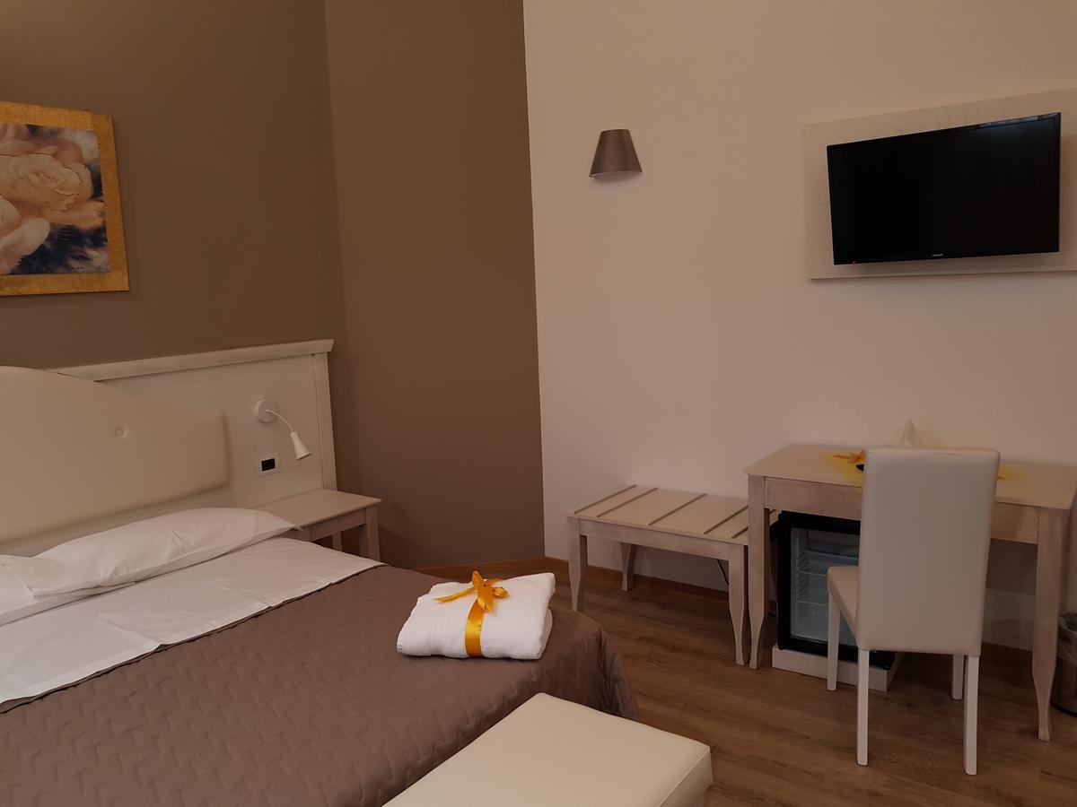 San Pietro Bed and Breakfast Mileto Exteriör bild